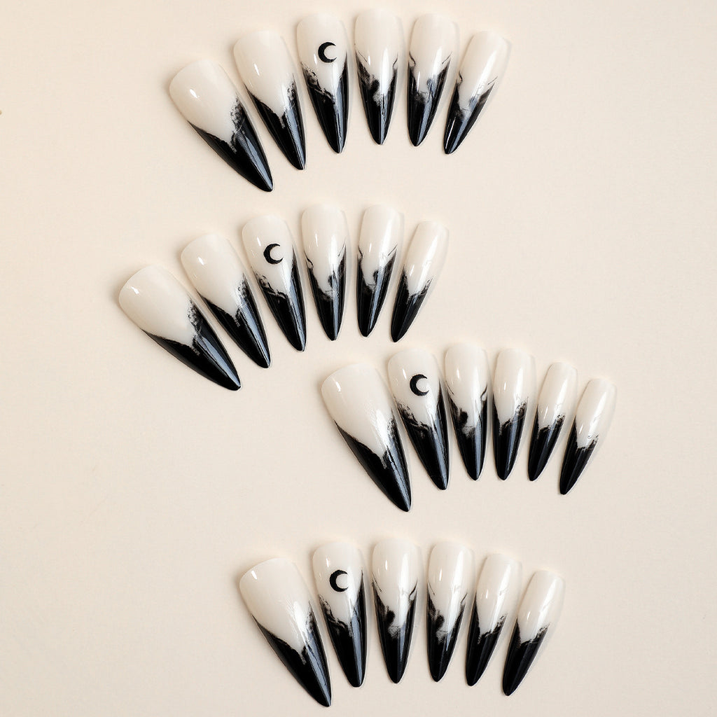 Long raindrop-shaped manicure, milky white powder gradient, high-end wearable nail patch