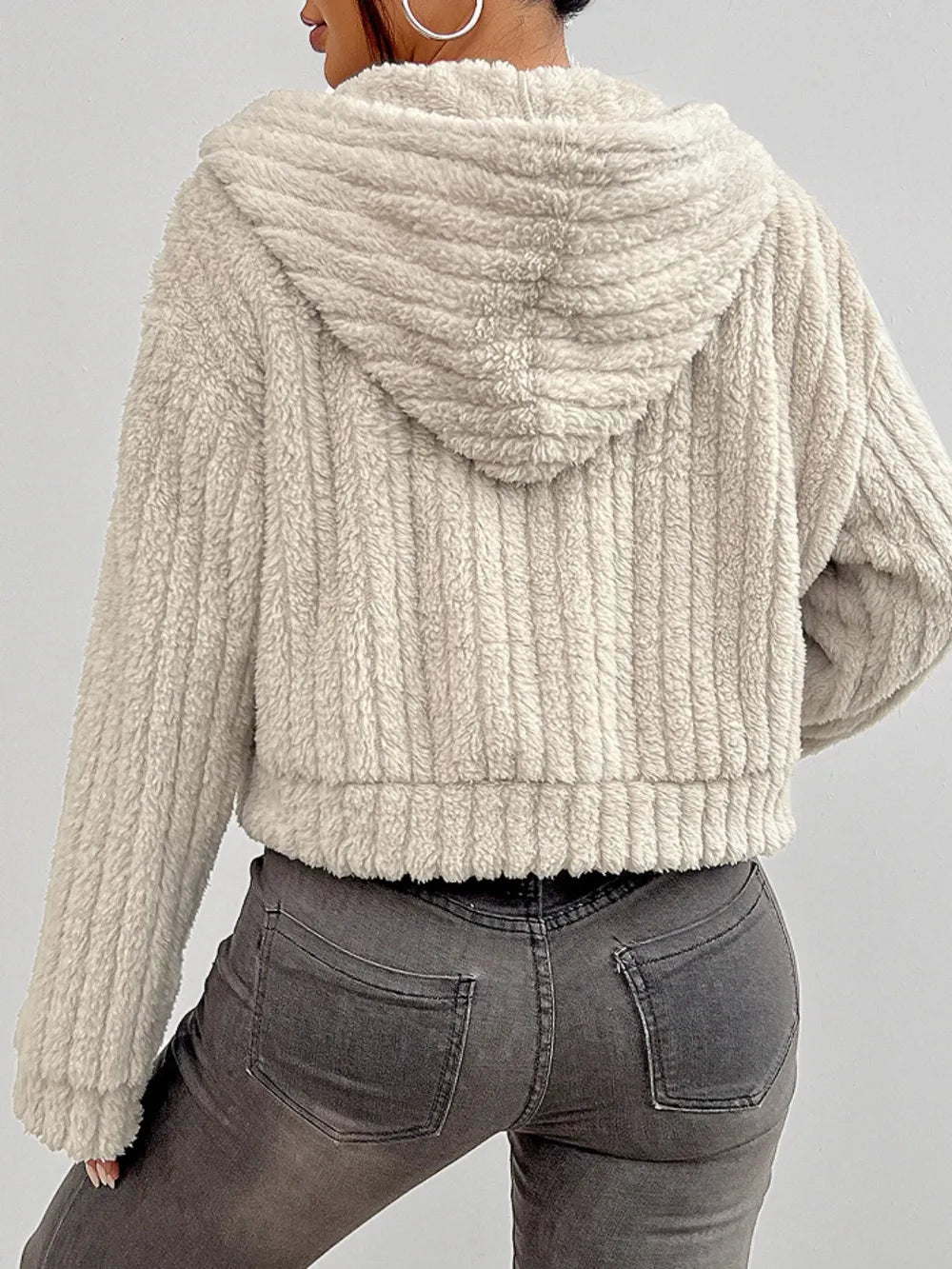 Veste à capuche duveteuse à manches longues zippée