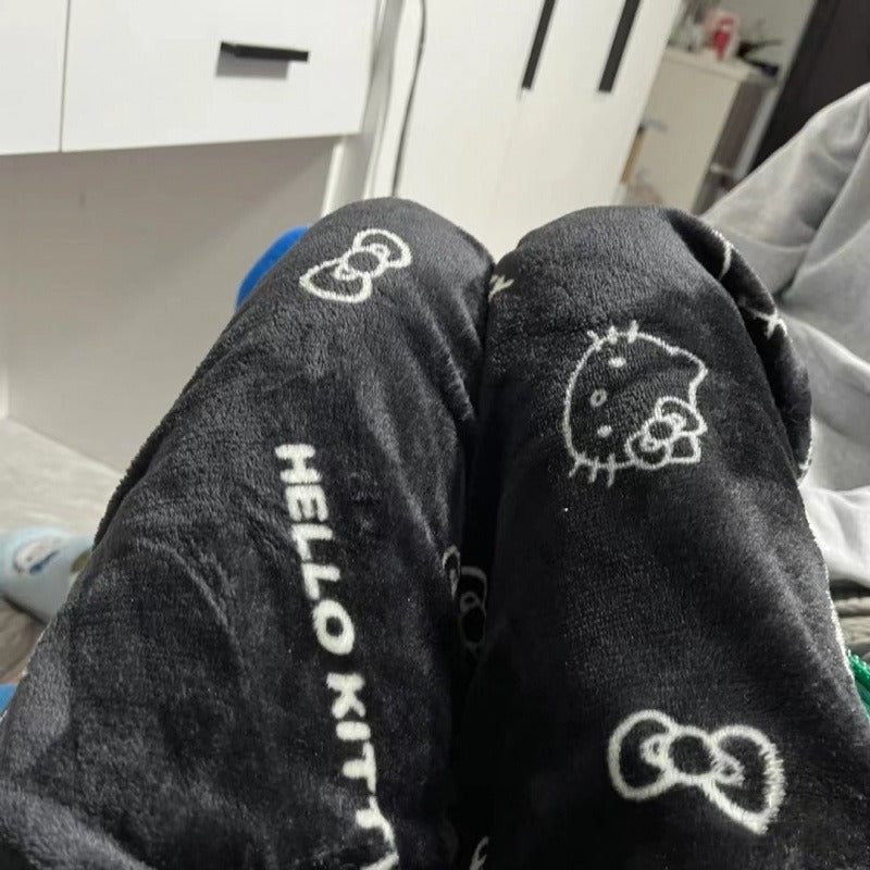 17.47 USD - Thick, warm, and comfortable flannel pajamas for women, with a Hello Kitty cat pattern, ideal for home wear.