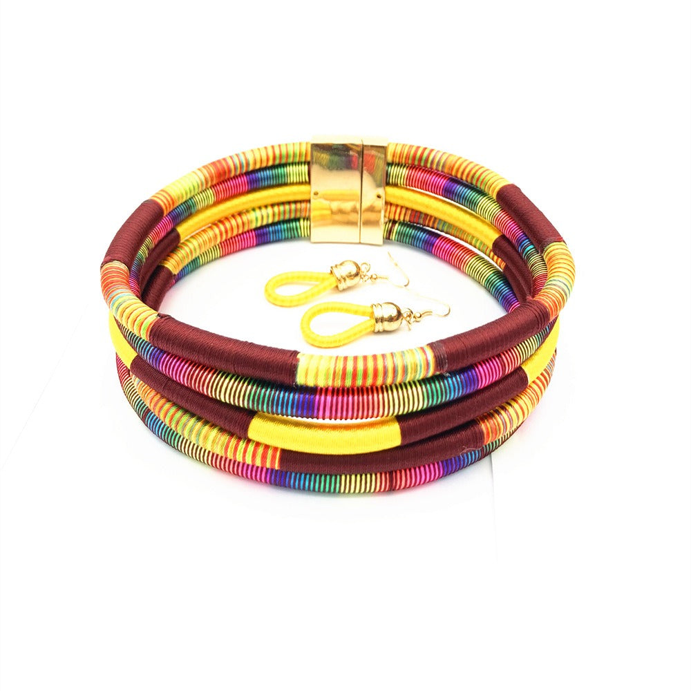 Collier tissé à la main, style africain, lignes de couleur, boucle magnétique, ensemble collier européen et américain exagéré