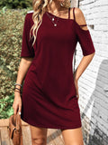 Robe courte asymétrique à manches courtes