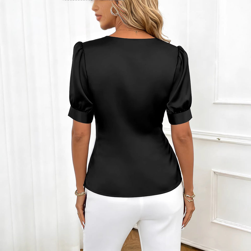 Plain V-neck T-shirt, slim fit and short sleeves