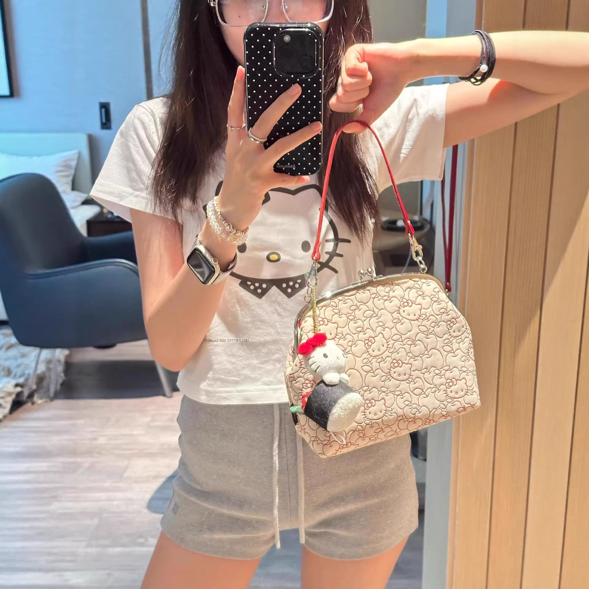 18.04 USD T-shirt à manches courtes en coton imprimé Hello Kitty, épaules classiques