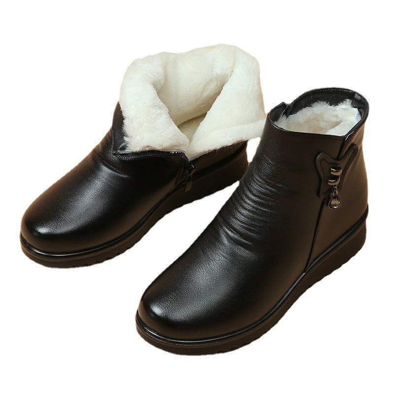 New winter flat ankle boots for middle-aged and elderly women, ideal for mothers, made of warm cotton with soft, non-slip, thick, and fluffy soles.