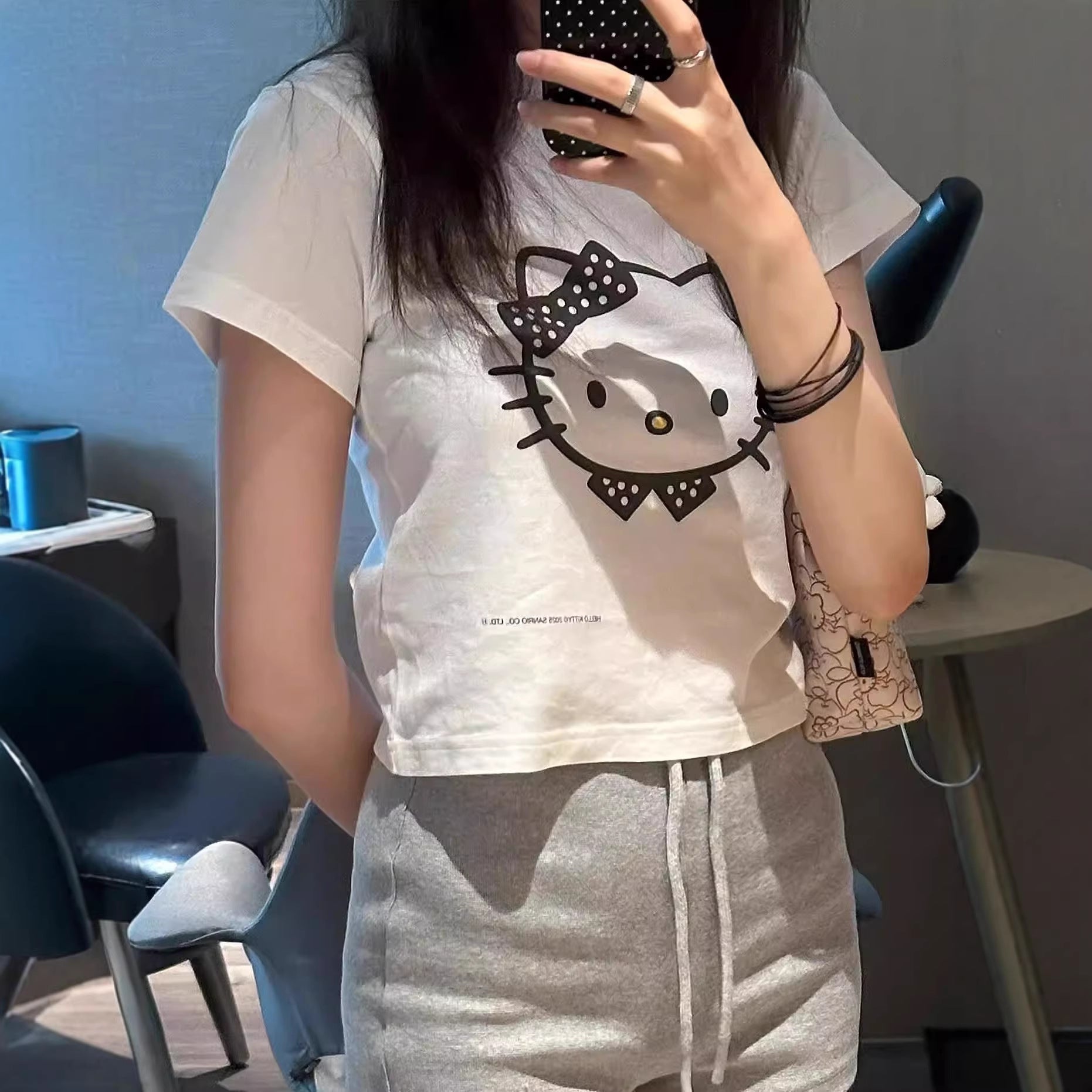 18.04 USD T-shirt à manches courtes en coton imprimé Hello Kitty, épaules classiques