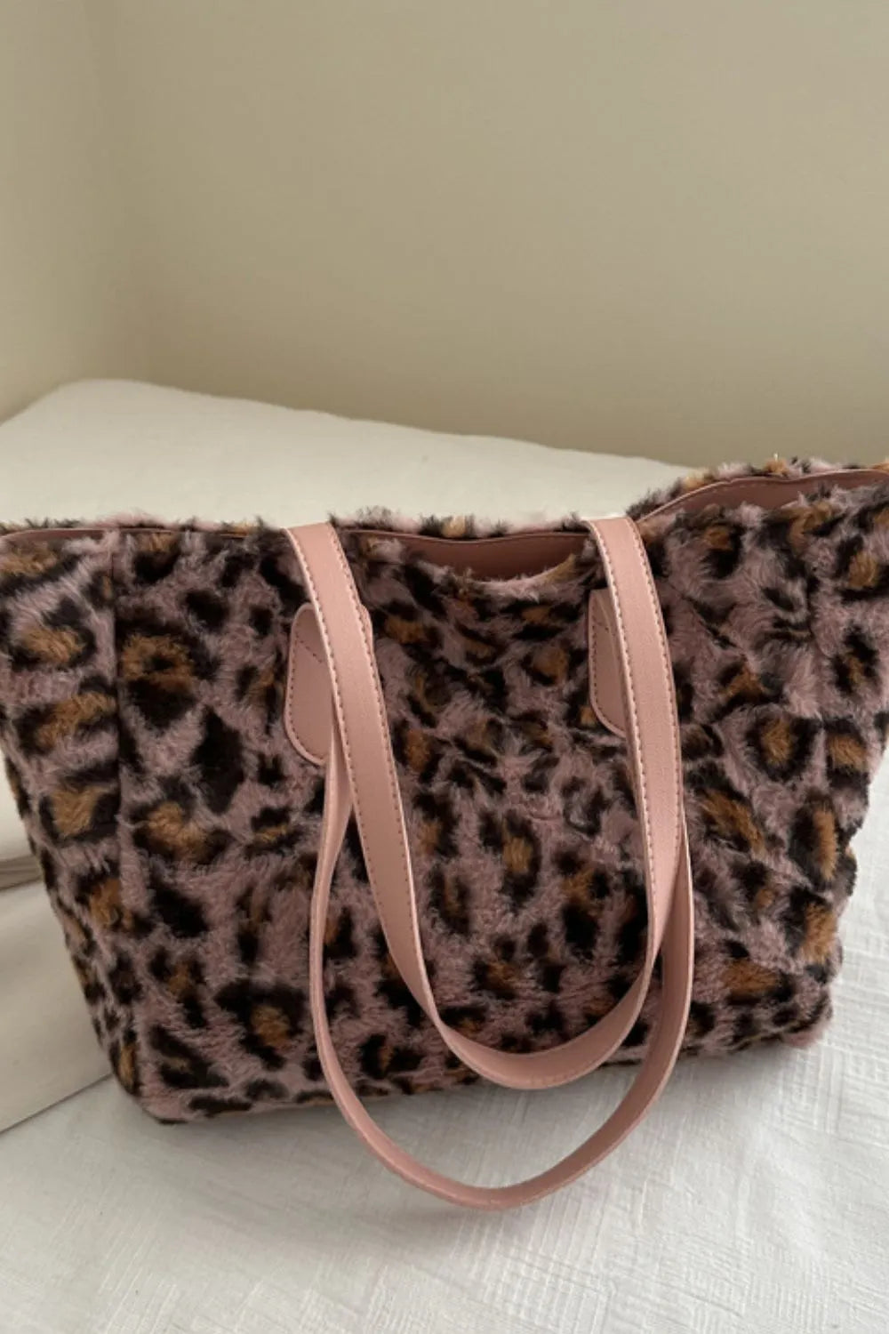 13.97 USD Sac fourre-tout léopard duveteux