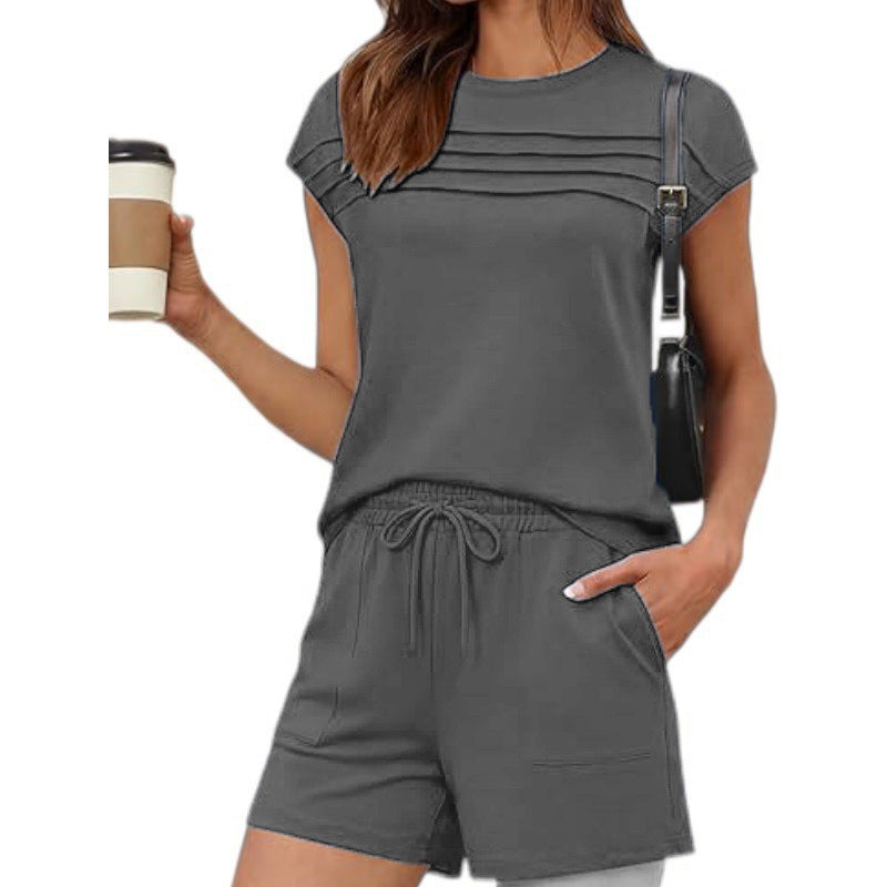 Ensemble d'été tendance : haut rayé et short uni pour femme