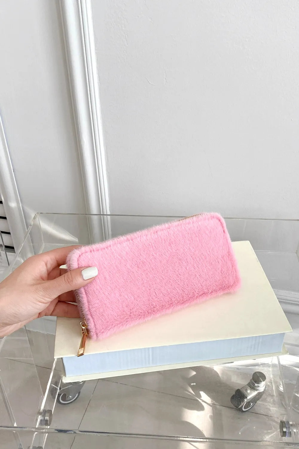 15.13 USD Portefeuille rectangulaire en peluche de couleur unie