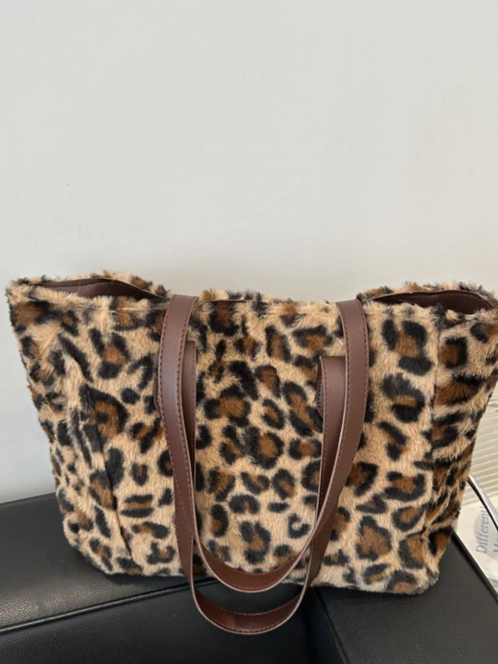 Fluffy leopard tote bag