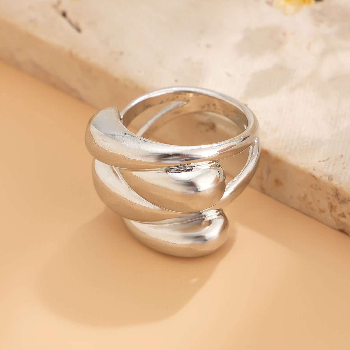 8.73/11.64 USD - Oversized diamond alloy geometric bracelet, simple and personalized concave-convex ring