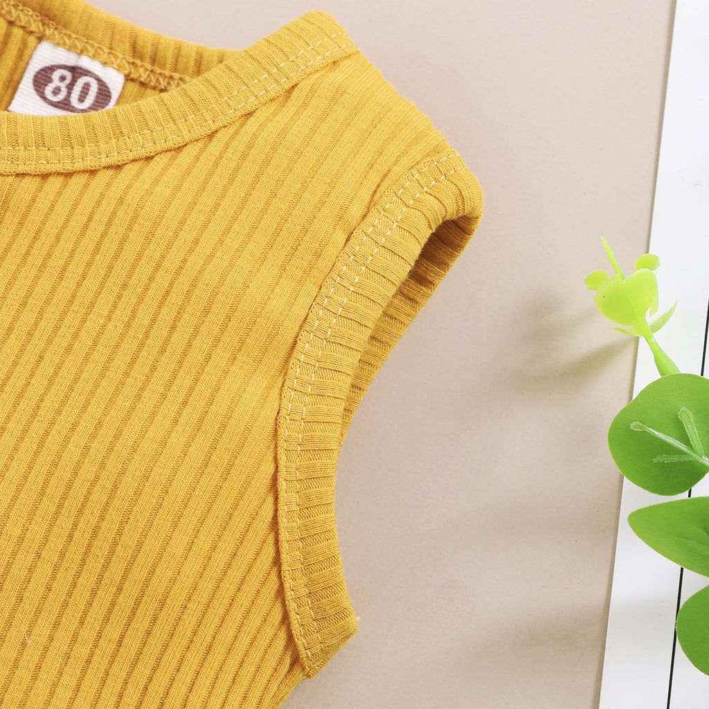 15.13 USD Ensemble de vêtements pour bébés garçons et filles, débardeur sans manches à boutons et short assortis.