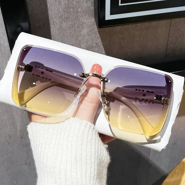 $17.44 - Trendy and minimalist women's half-rim sunglasses, adorned with fine glitter.