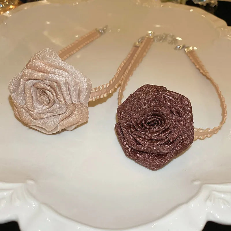 $11.88 - 3D Rose Alloy Buckle Necklace