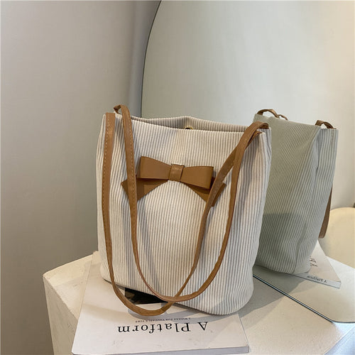 13.74 USD Sac tendance et élégant pour femme, orné d'un nœud contrasté.