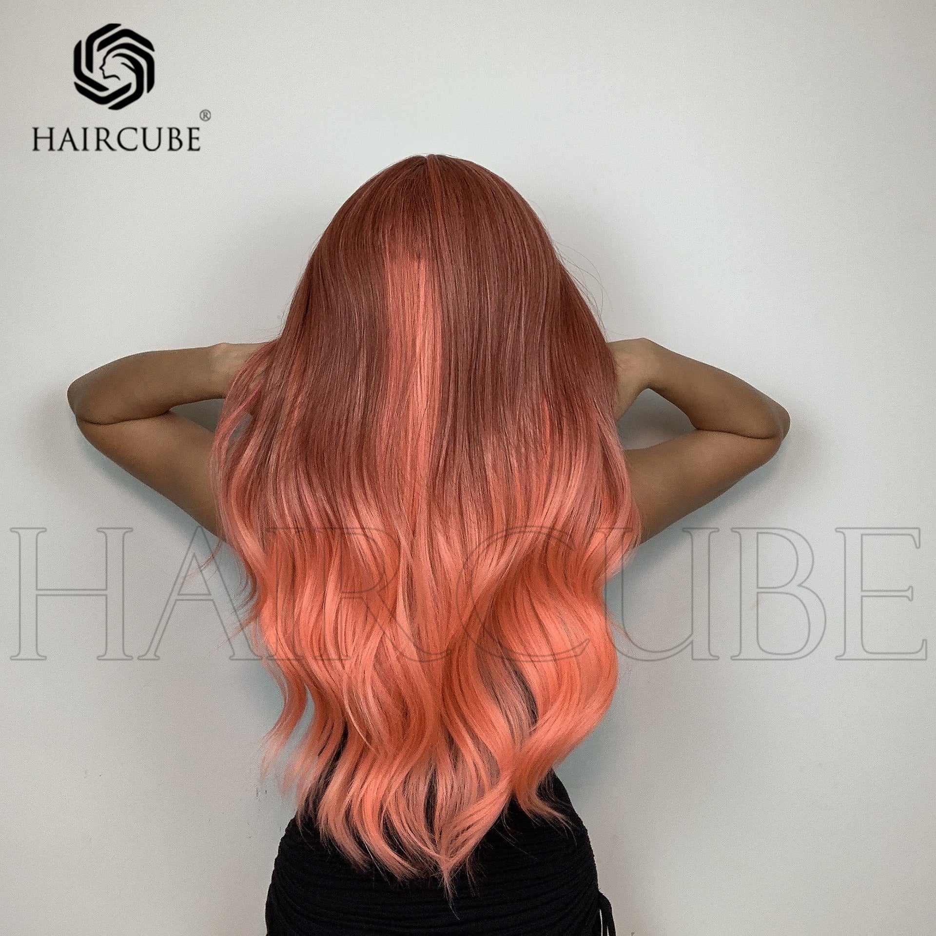 Perruque longue et bouclée de 61 cm (24 pouces) pour femme, raie au milieu, orange et rose.
