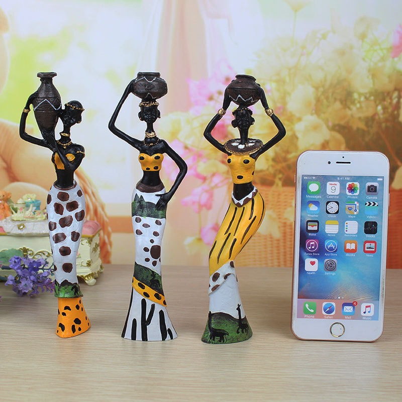 Figurine décorative en résine au design exotique représentant un personnage africain – Objet créatif pour bureau ou cadeau