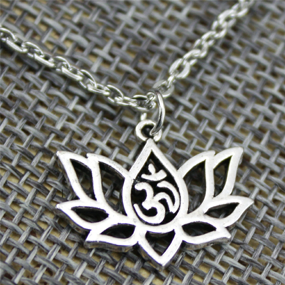 Collier pendentif Lotus Yoga Om 21x17mm, bijou fait main, cadeau pour femme